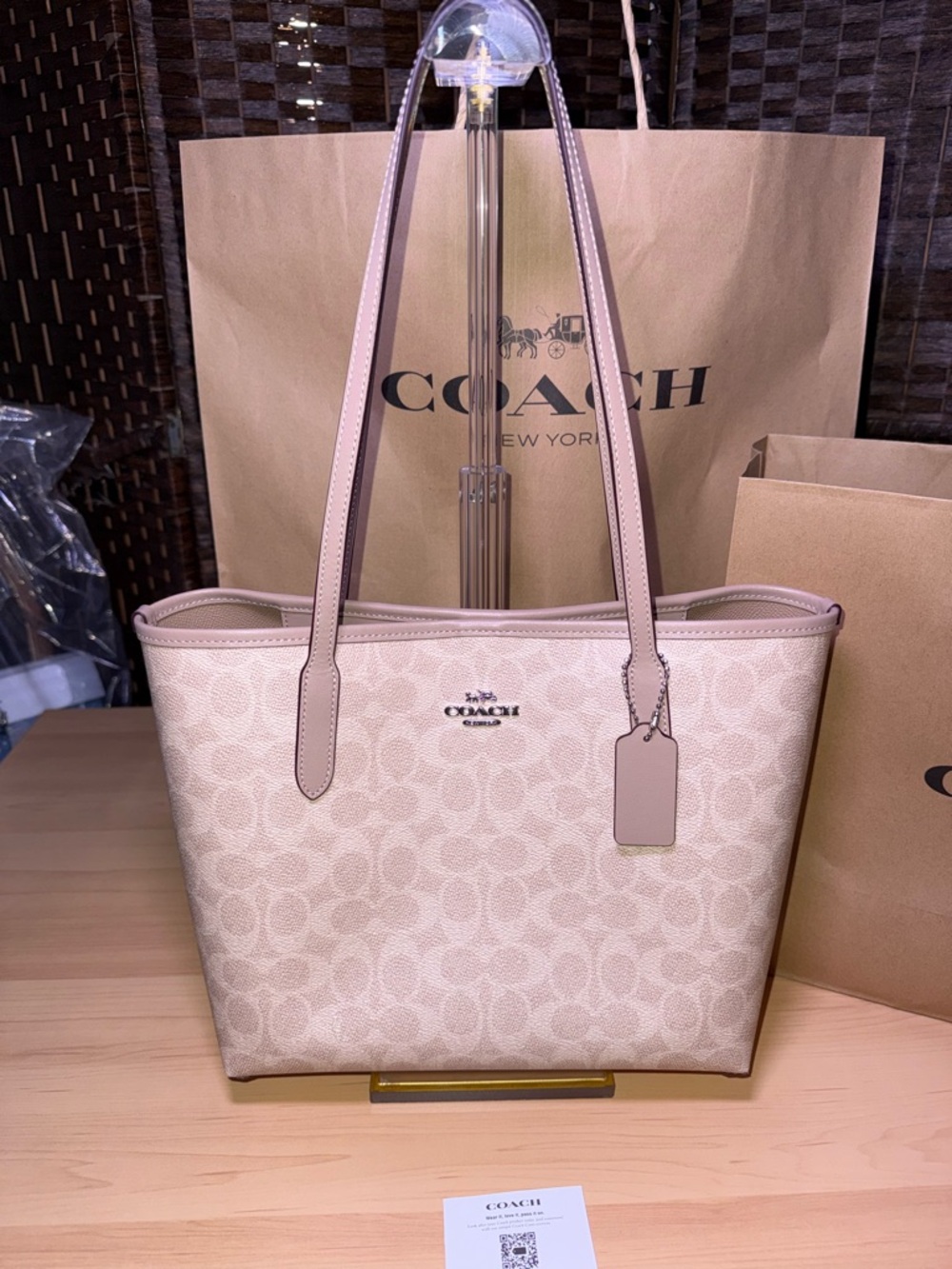Coach Medium City Tote Bag In Signature Canvas - Picture 2 of 14